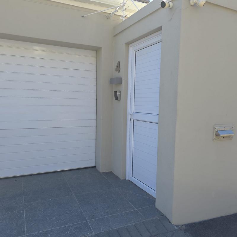 3 Bedroom Property for Sale in Green Point Western Cape